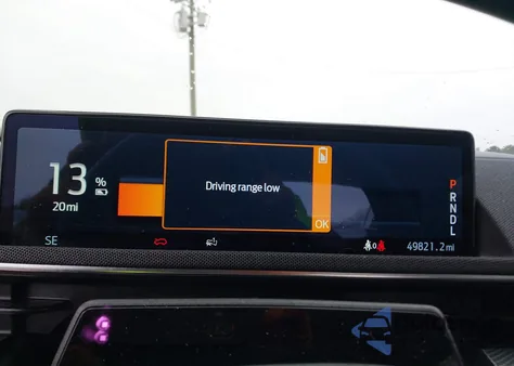 2022 Ford Mustang Mach-E Select z USA, uszkodzony, nr VIN 3FMTK1RM8NMA58862